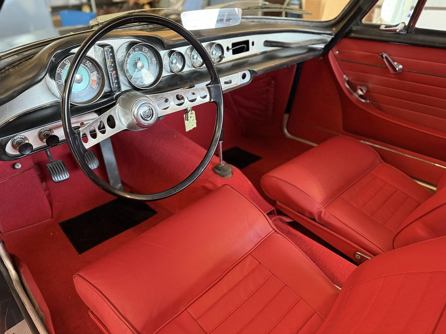 Innenraumfoto von 1966 Volvo P 1800S (46)