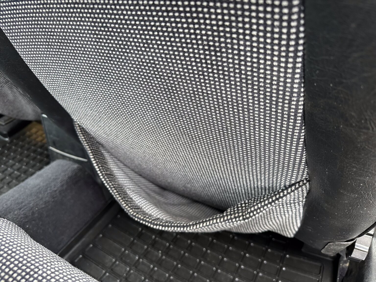 Interior image of 1988 Volvo 740 Turbo