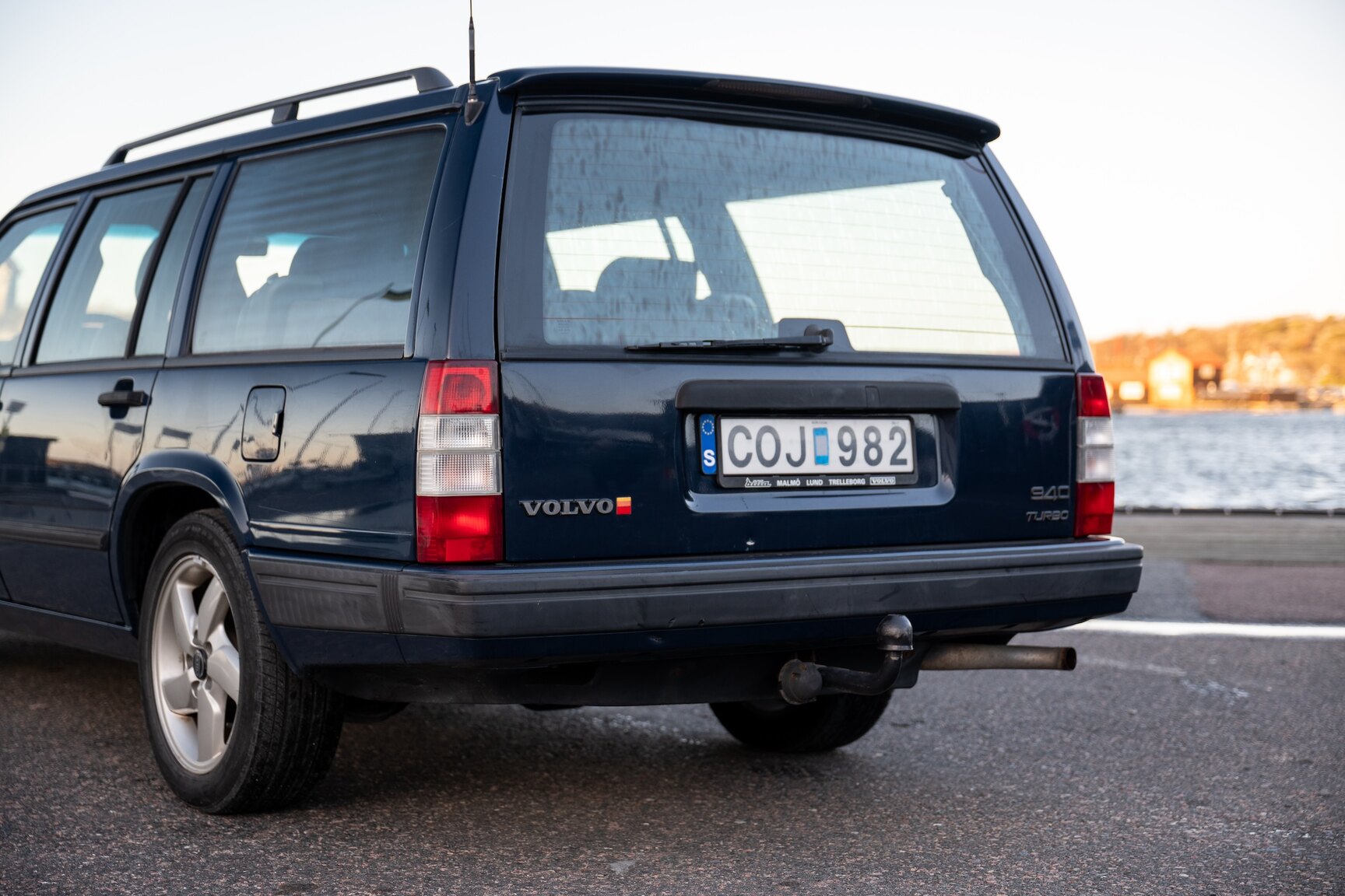 Exterior image of 1998 Volvo 940 Turbo