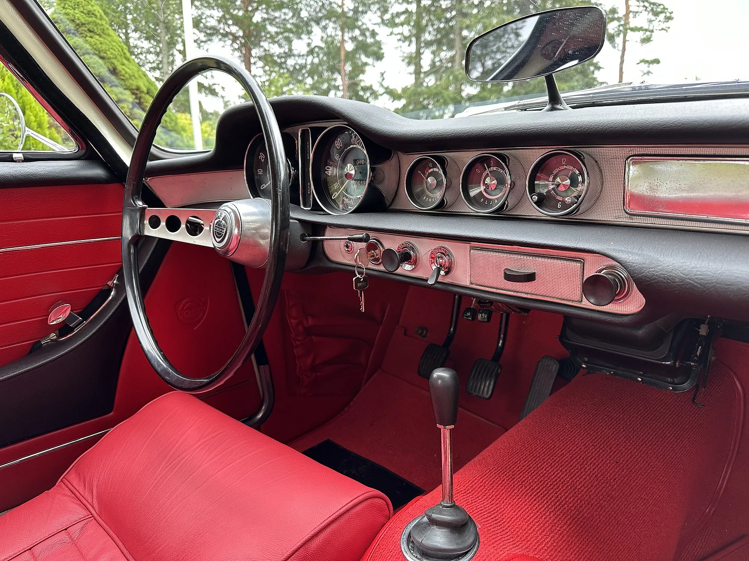 Interior image of 1964 Volvo P1800S (8)