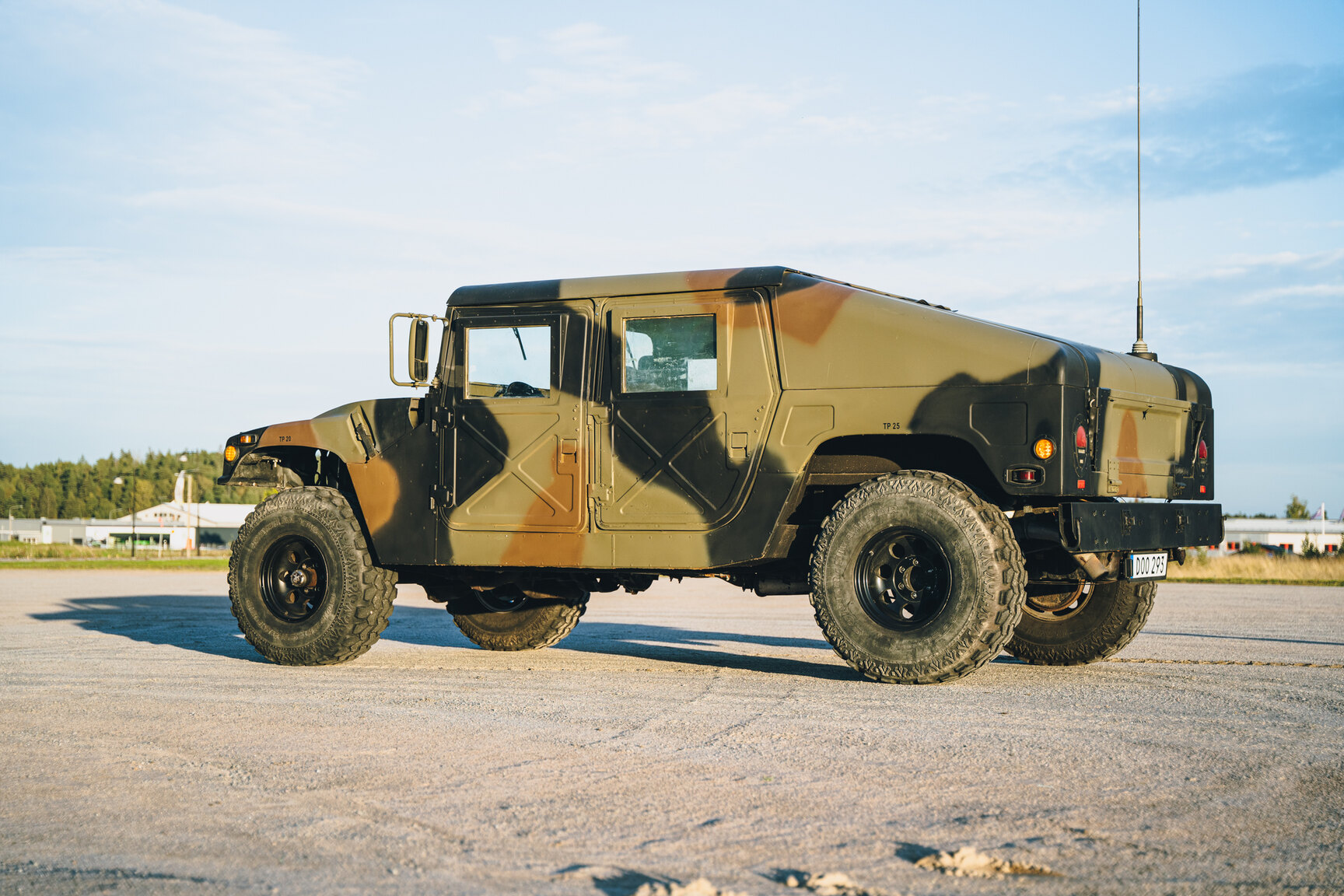 Exteriörbild på 1987 Chevrolet/Humvee H1 Slantback