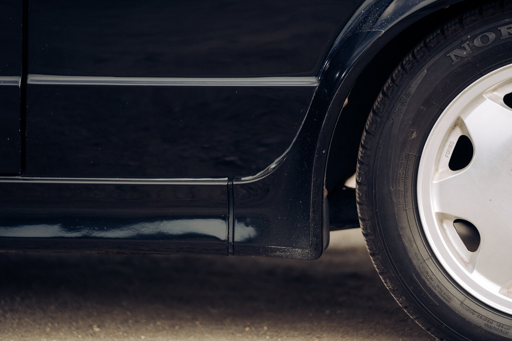 Exterior image of 1991 VW Golf Cabriolet "Etienne Aigner Edition"