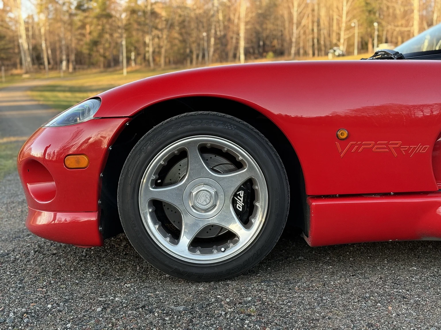 Exteriörbild på 1994 Chrysler Viper (32)