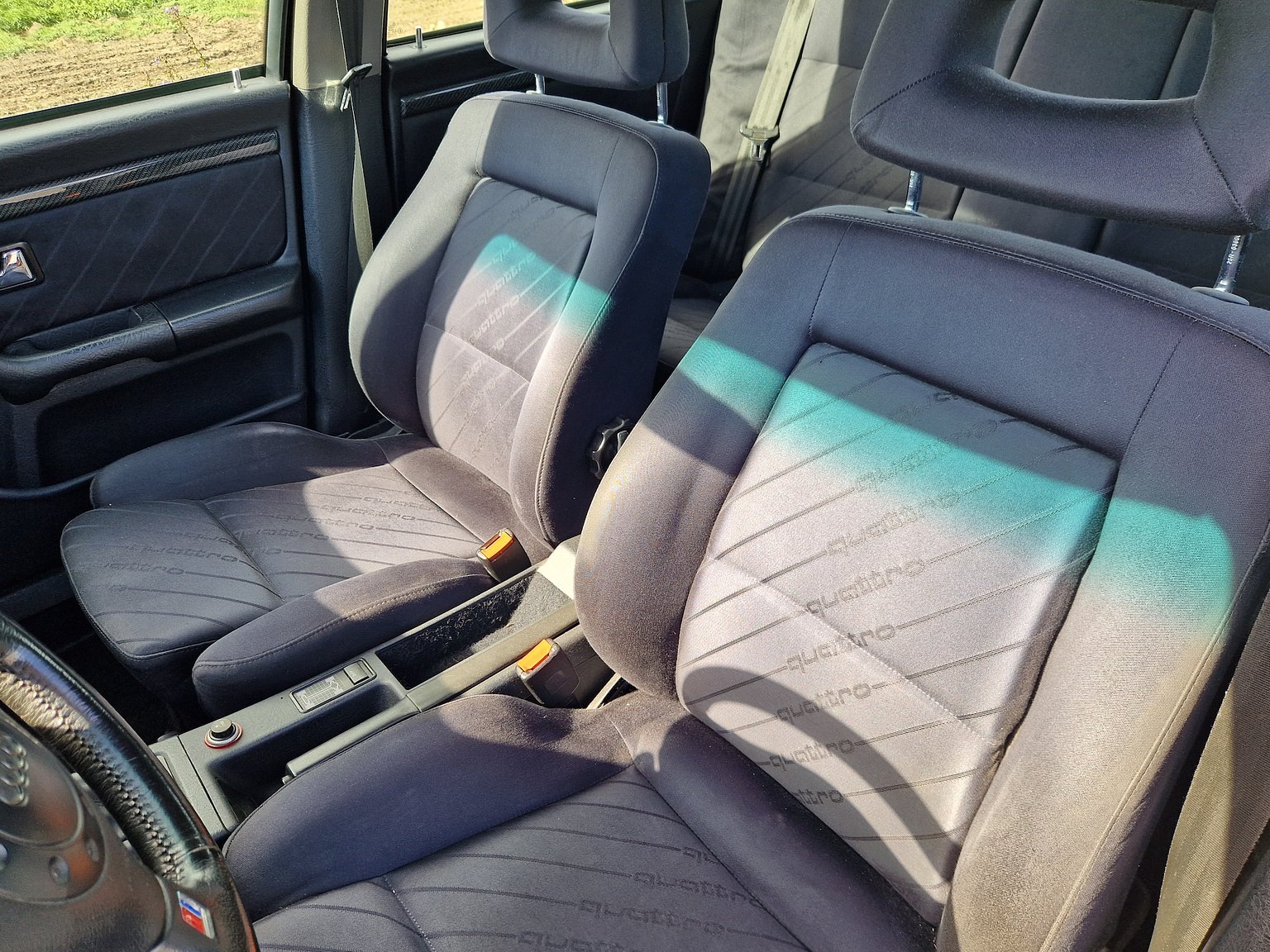 Innenraumfoto von 1993 Audi S2 Avant 2.2 quattro