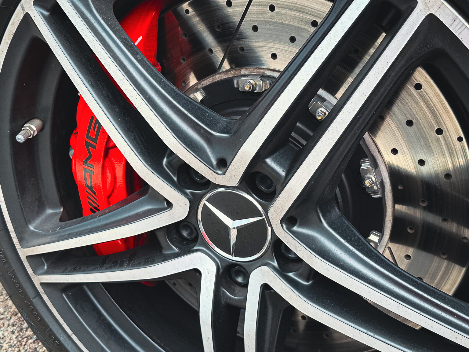 Exteriörbild på 2018 Mercedes Benz AMG GT C