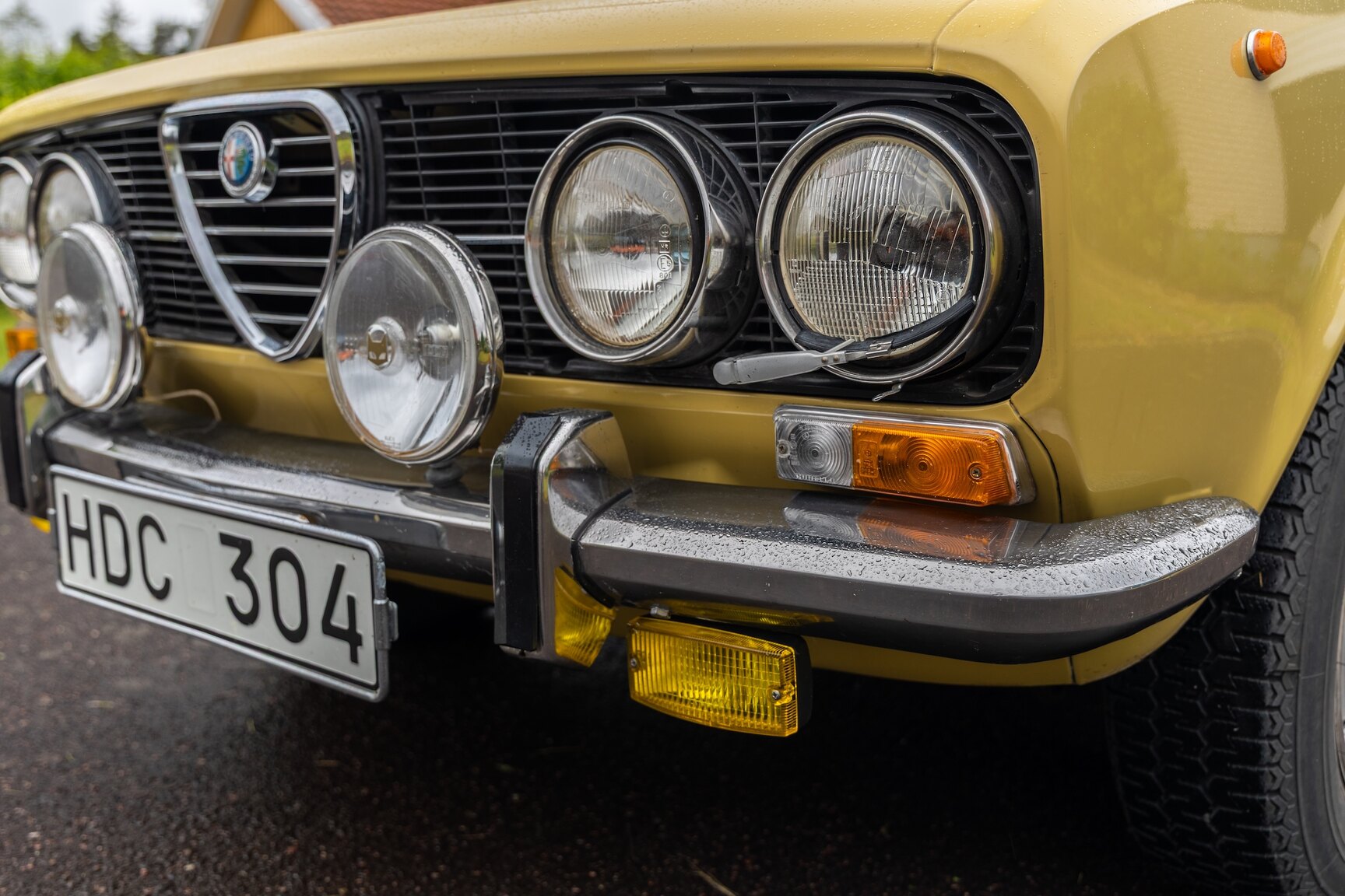 Exterior image of 1974 Alfa Romeo Berlina 2000