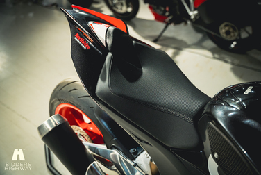 Exterior image of 2016 Aprilia Tuono V4 Factory