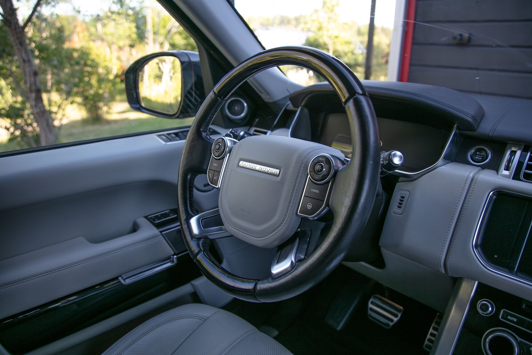Innenraumfoto von 2014 Land Rover Range Rover 5.0 V8 Autobiography 