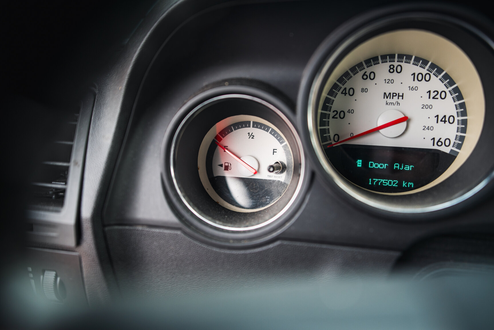 Interior image of 2010 Dodge Challenger 5.7 V8 HEMI Manuell