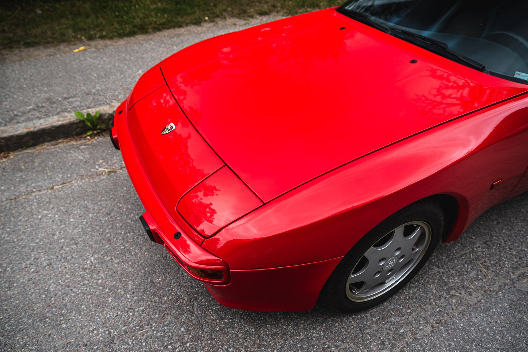 Exterior image of 1988 Porsche 944