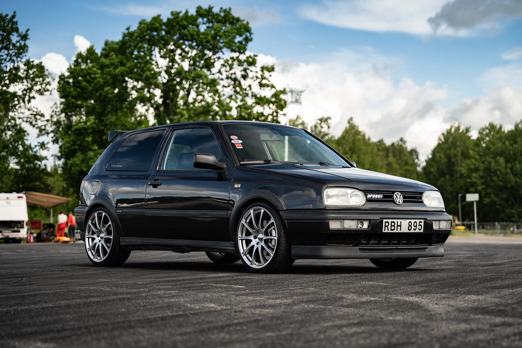 Exterior image of 1994 Volkswagen Golf 3-door VR6 (1)
