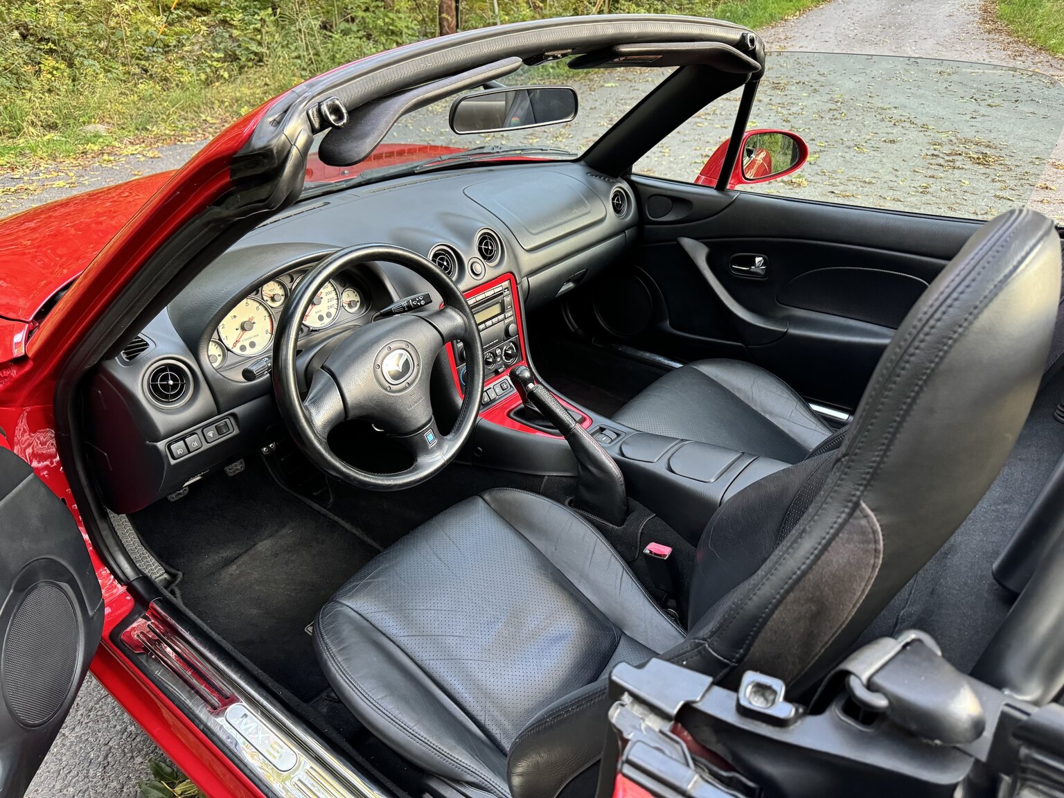 Innenraumfoto von 2004 Mazda MX-5