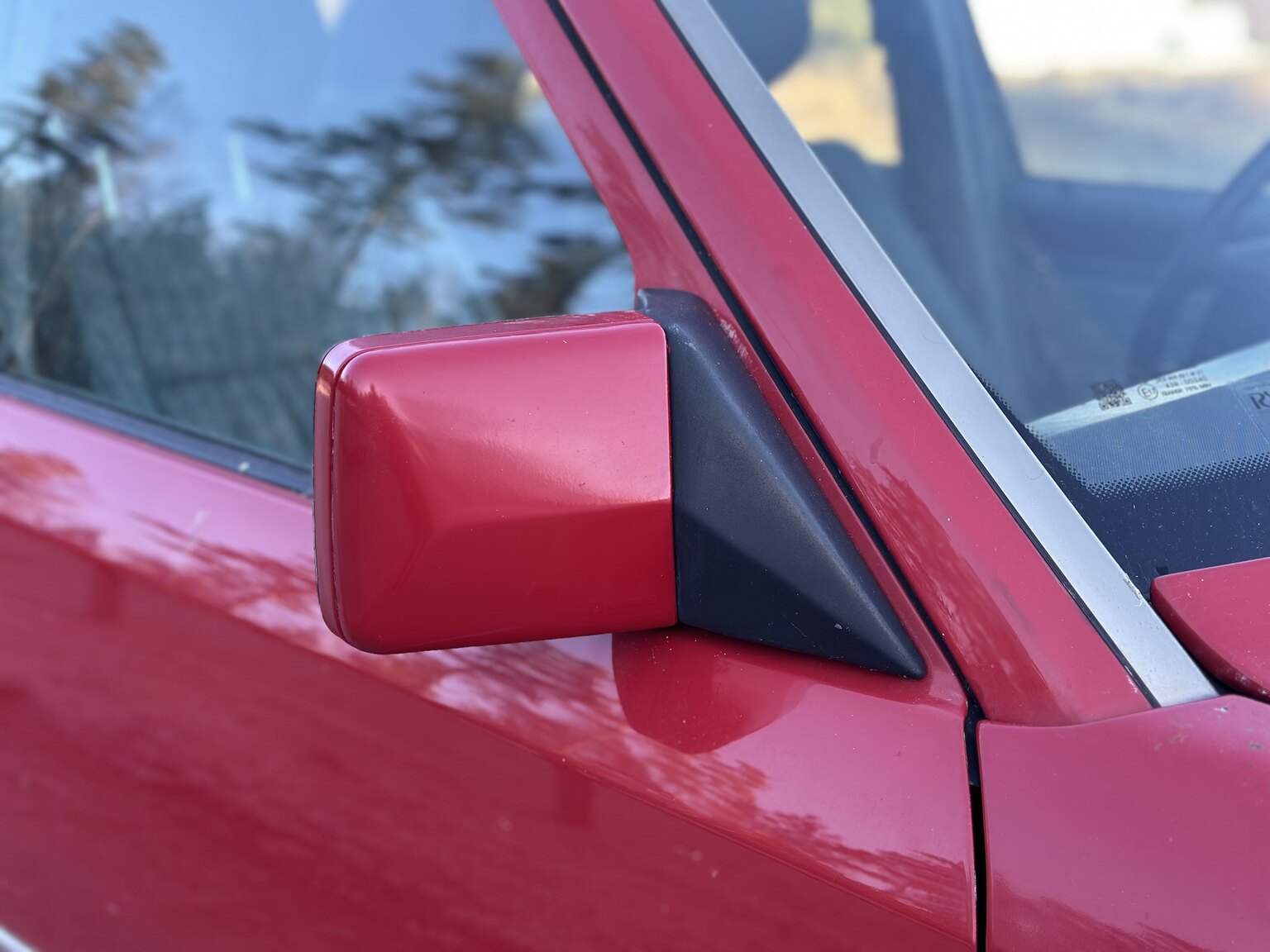 Exteriörbild på 1990 Mercedes-Benz 200 E