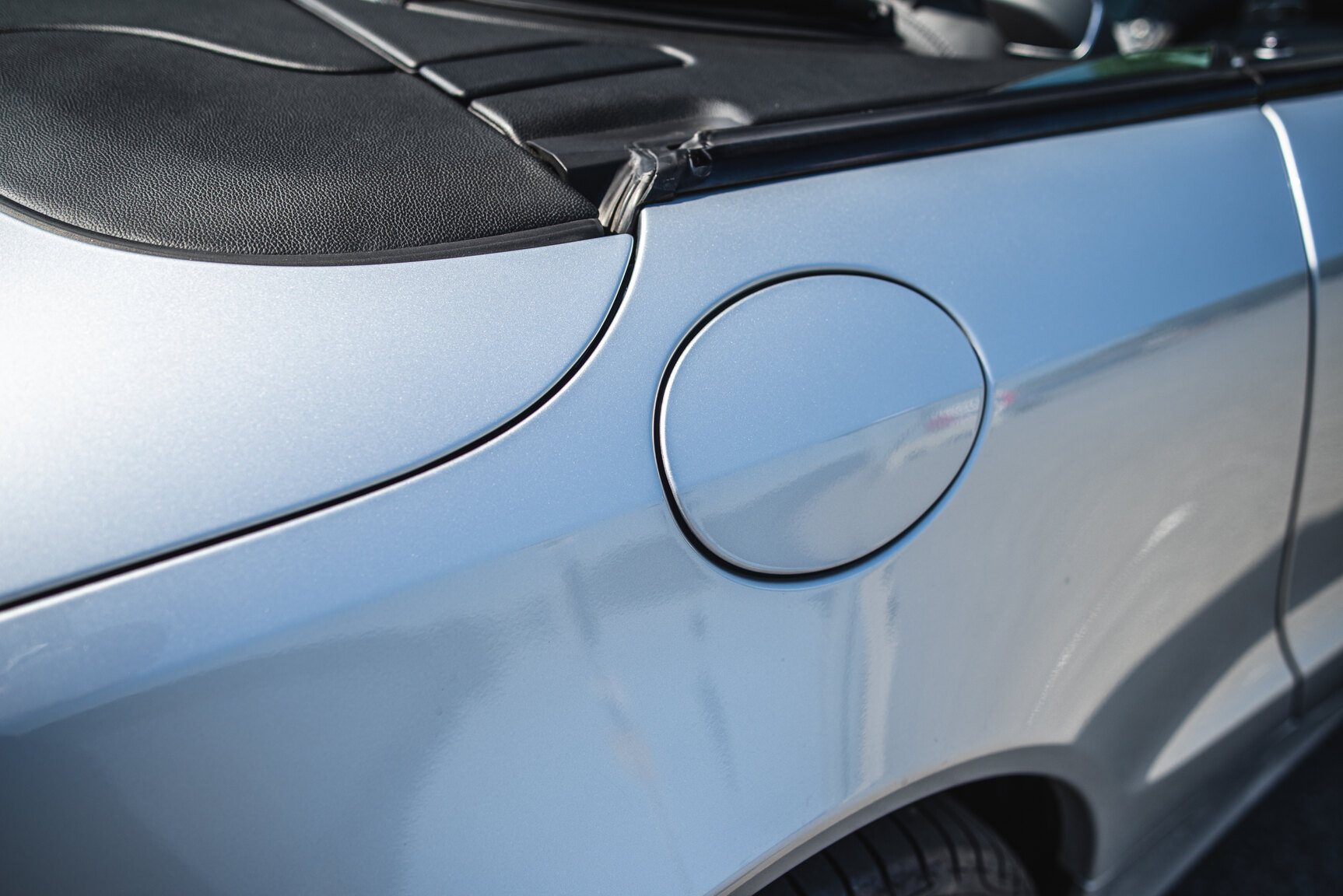 Exterior image of 2006 Mercedes-Benz SL 350