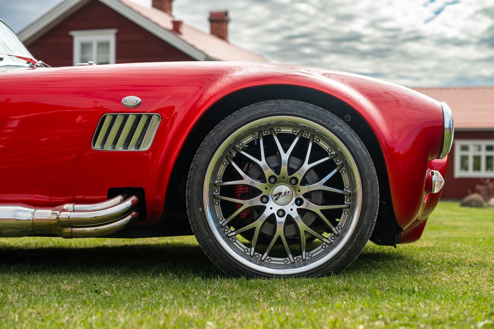 Exterior image of 2011 AC Cobra Replika