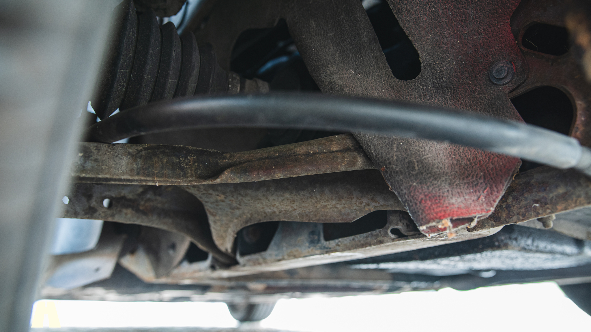 Image of 1985 Pontiac Fiero GT mechanics (18)