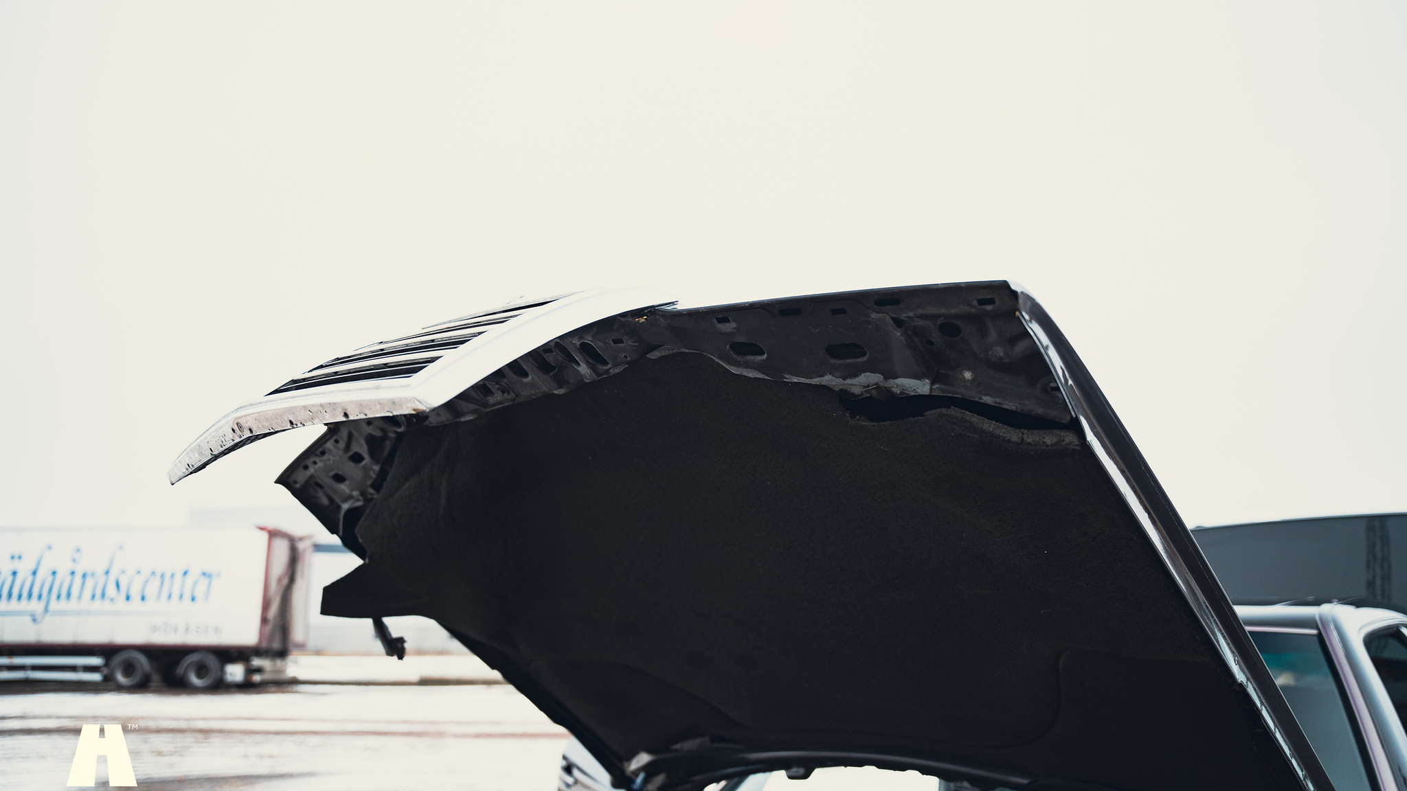 Image of 1990 Mercedes 300 CE-24 mechanics