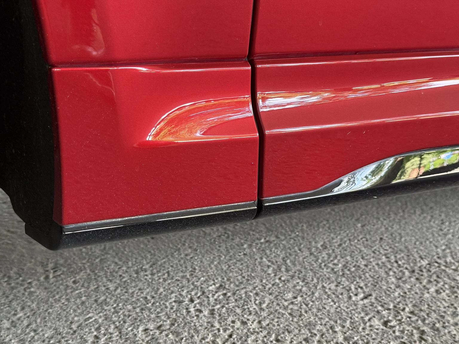Exteriörbild på 2017 Range Rover Sport SVR (84)
