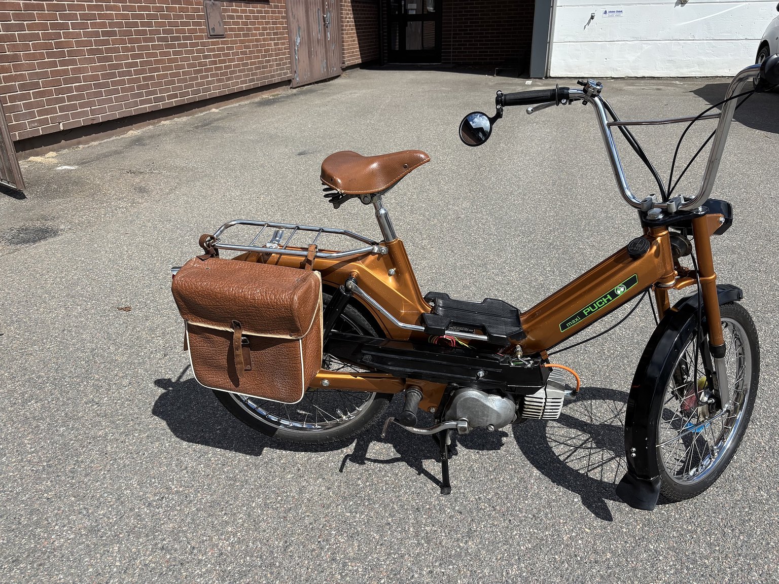 Exterior image of Puch Maxi