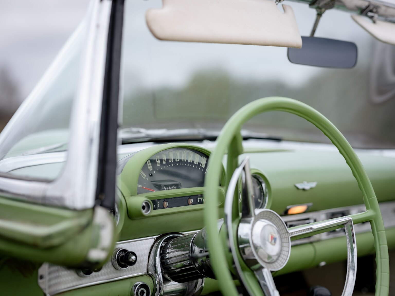 Interiörbild 1956 Ford Thunderbird (12)