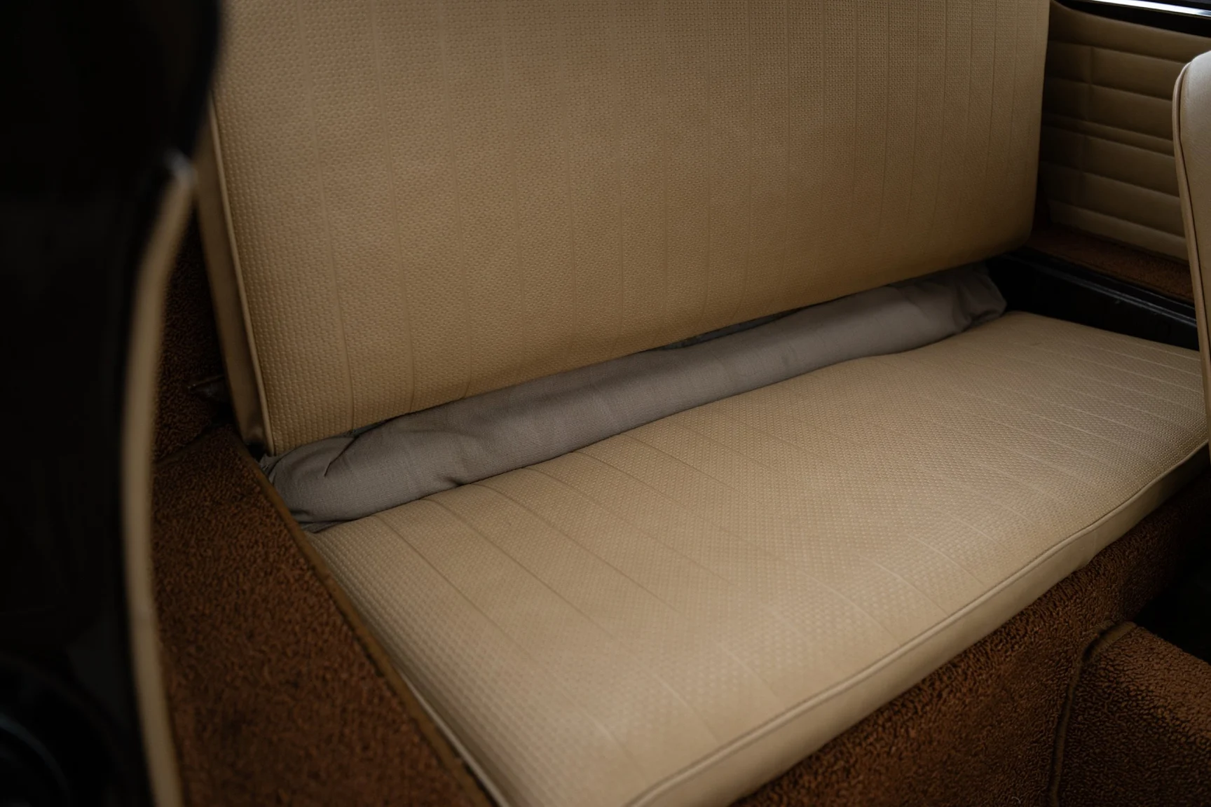 Innenraumfoto von 1962 Volkswagen 1200 Karmann Coupe (22)