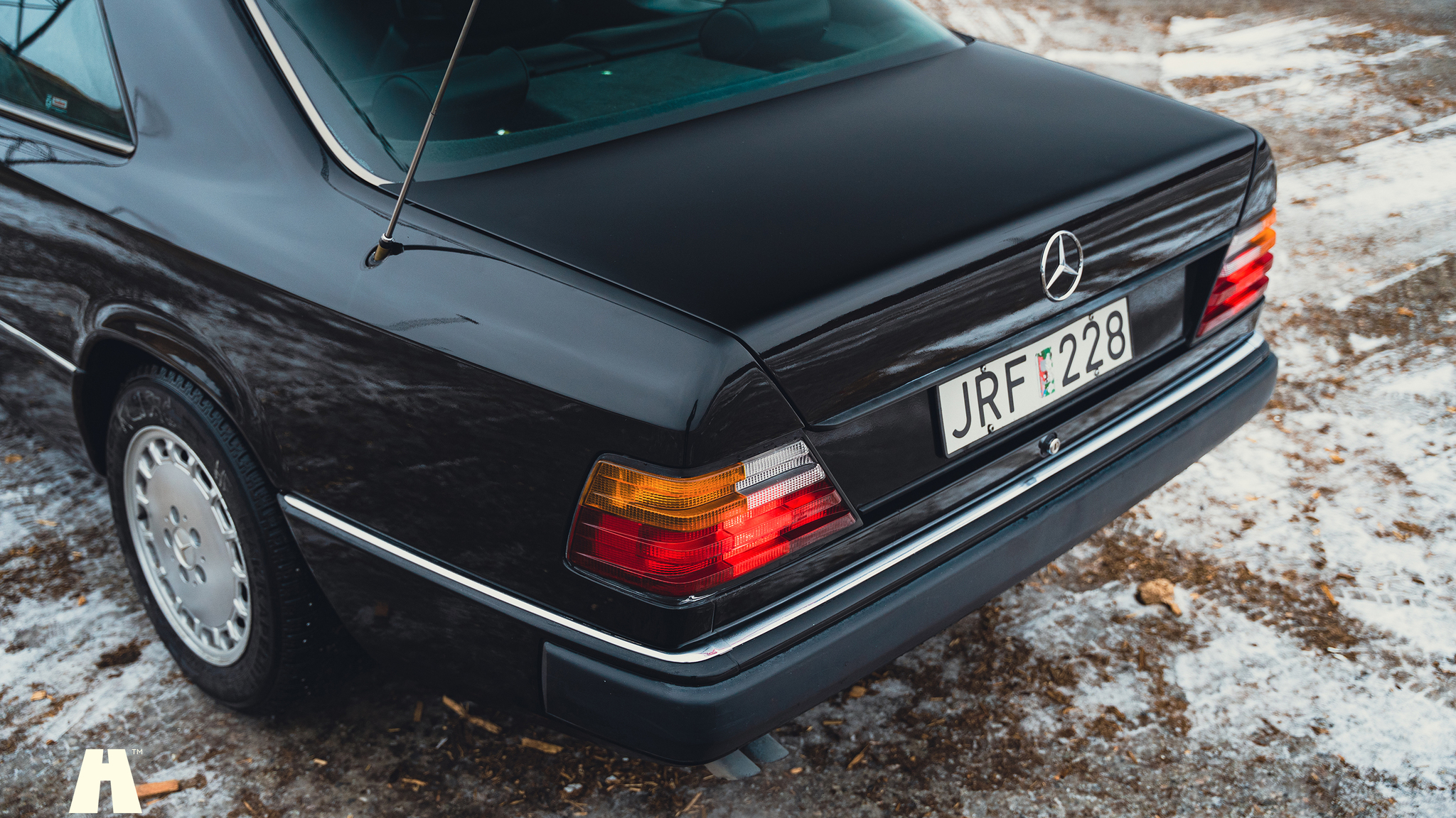 Exteriörbild på 1990 Mercedes 300 CE-24
