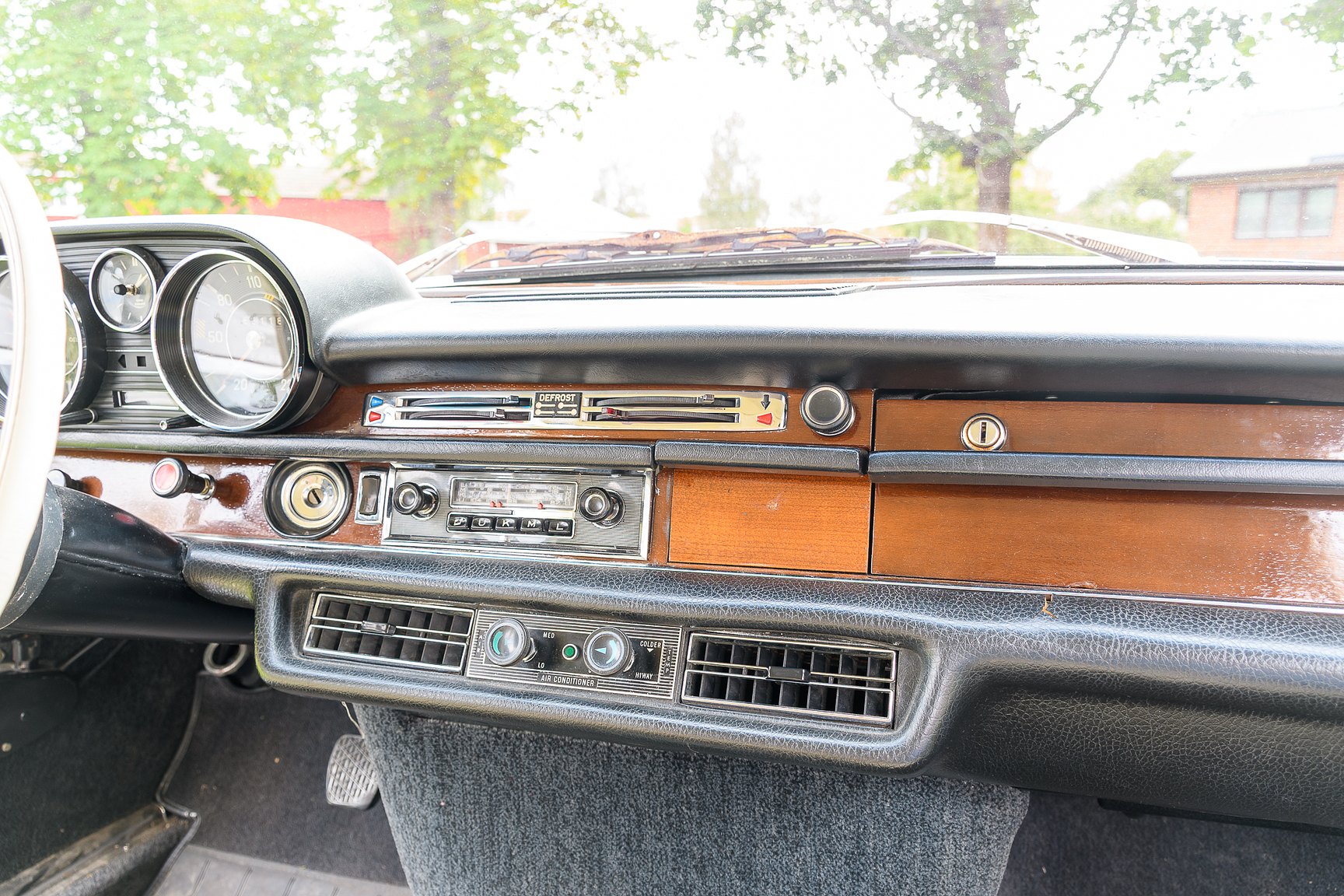 Interior image of 1969 Mercedes-Benz 300 SEL