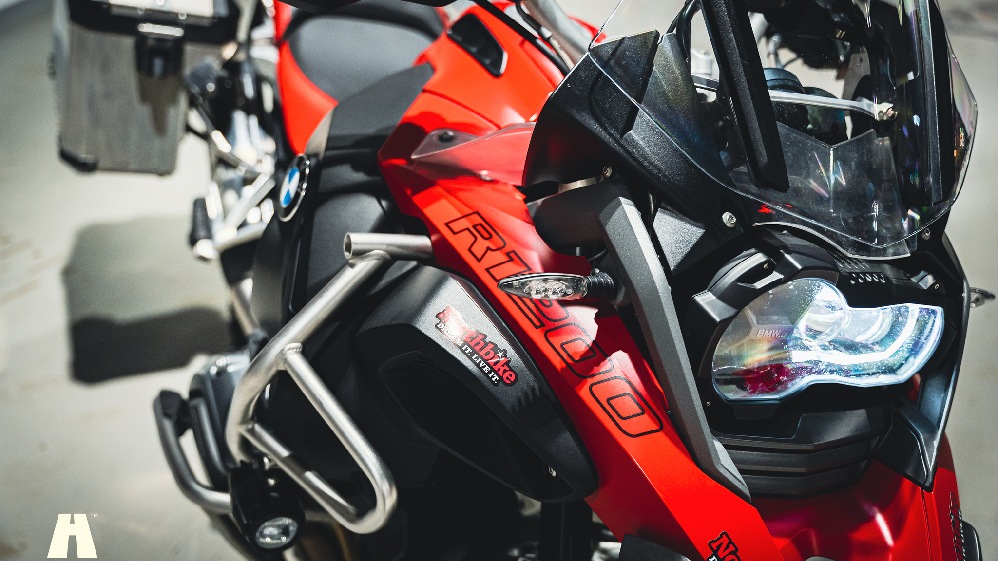 Exterior image of 2017 BMW R 1200 GSA (17)