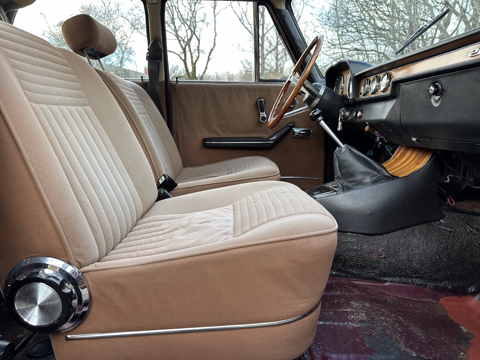 Interior image of 1973 Alfa Romeo Berlina 2000
