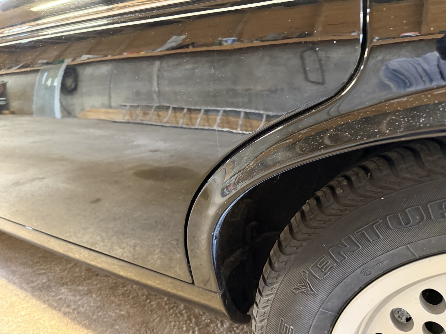Exterior image of 1990 Jaguar Daimler Double six