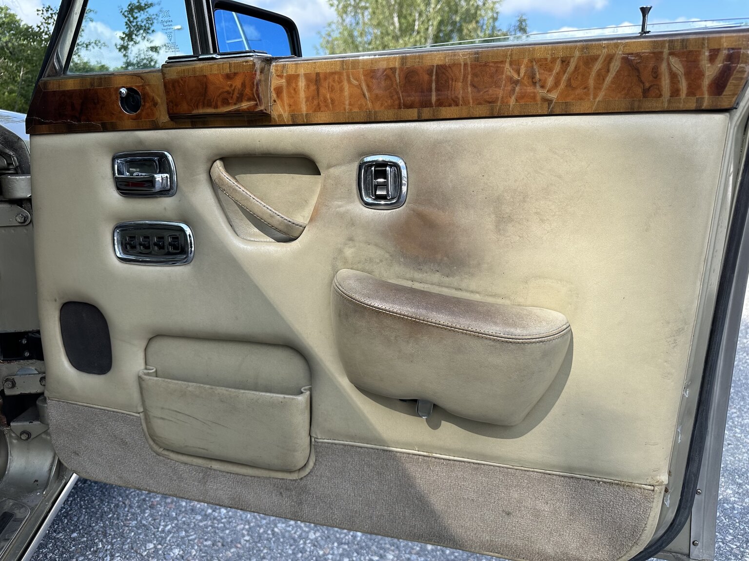 Interior image of 1979 Rolls Royce Silver Shadow