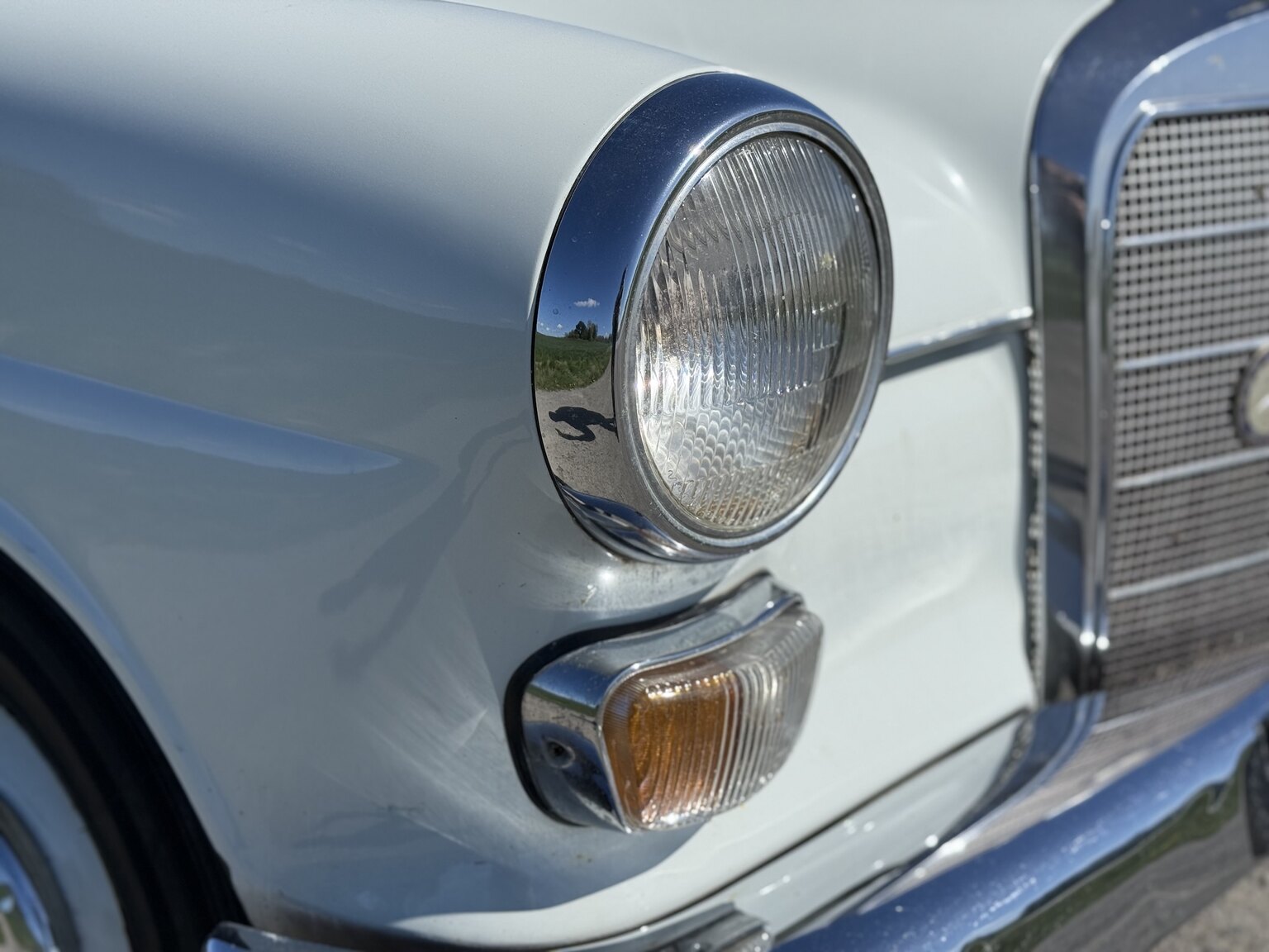 Exterior image of 1967 Mercedes-Benz 230 Safari