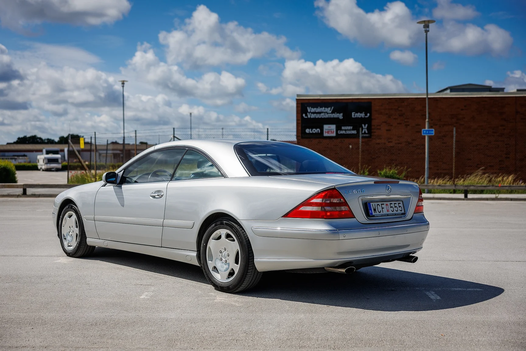 Exteriörbild på 2000 Mercedes-Benz CL 600 (5)