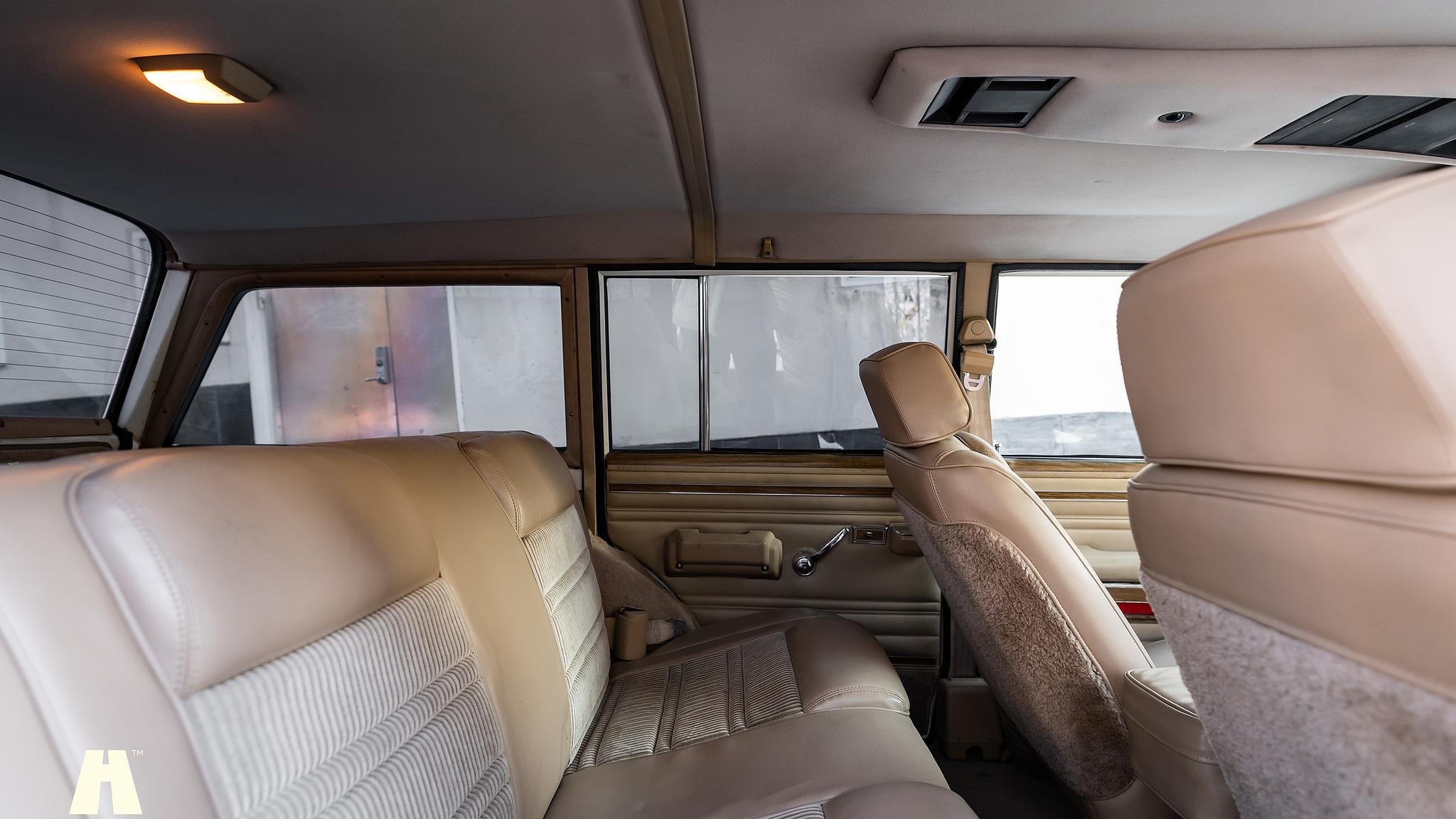 Innenraumfoto von 1991 Jeep Grand Wagoneer 1991 (17)