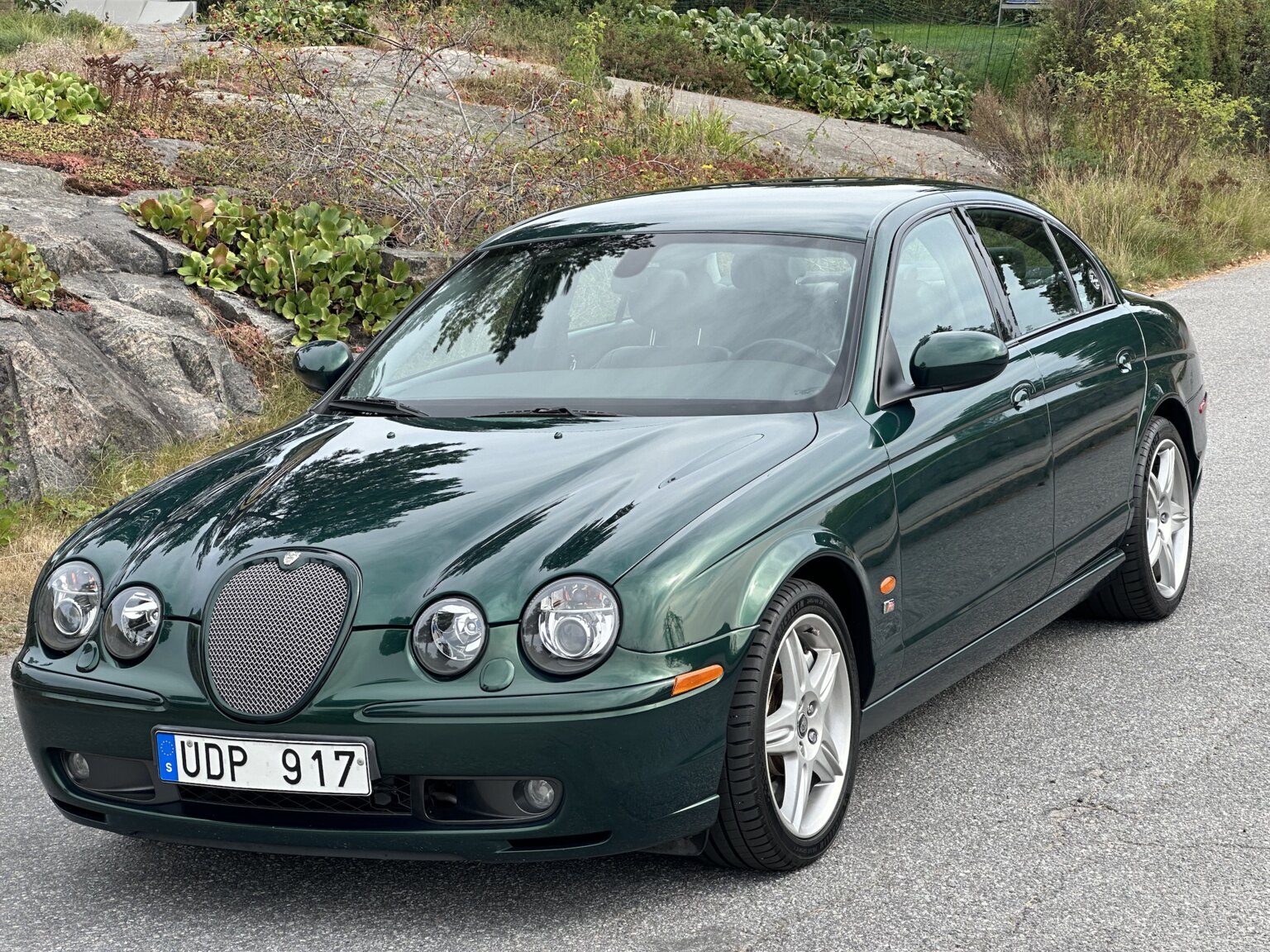 Exteriörbild på 2003 Jaguar S-Type R