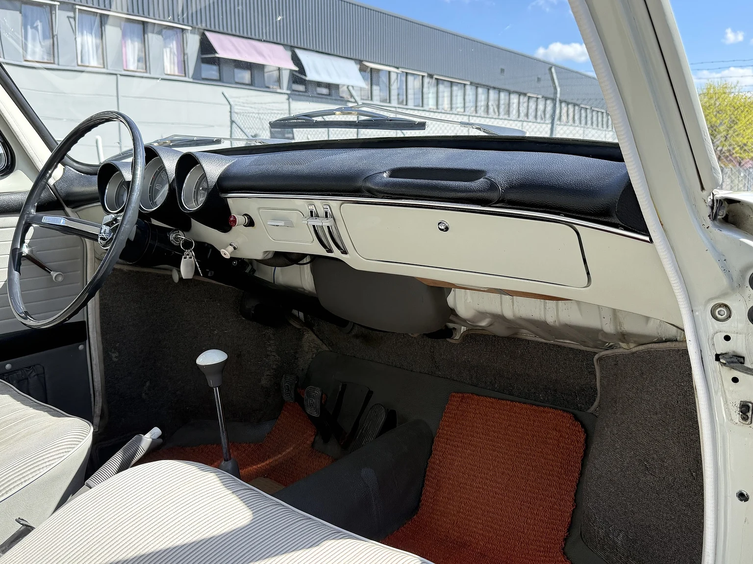 Innenraumfoto von 1965 Volkswagen 1500 Limousine 311 Notchback (65)