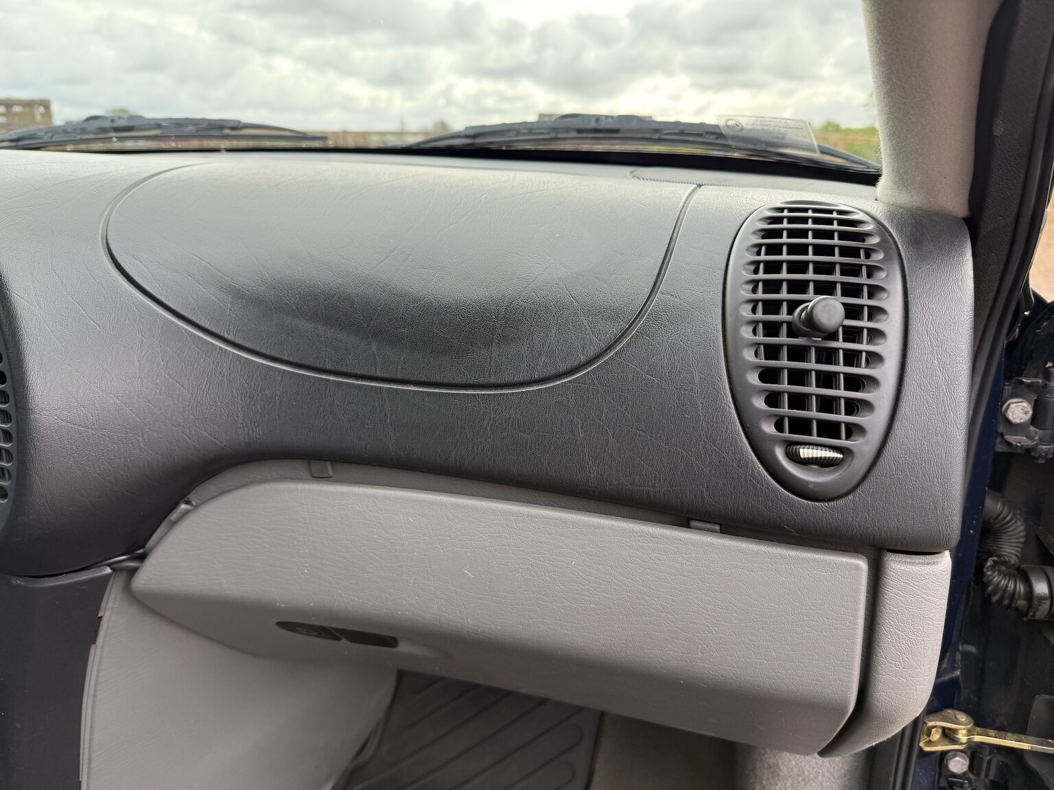 Interior image of 1997 SAAB 900