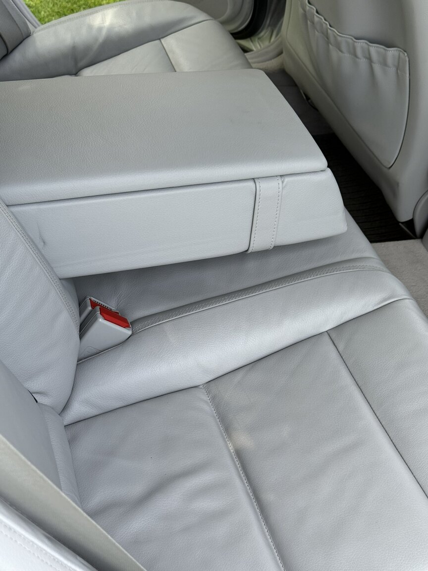 Interior image of 2011 Mercedes-Benz S 500 4MATIC 