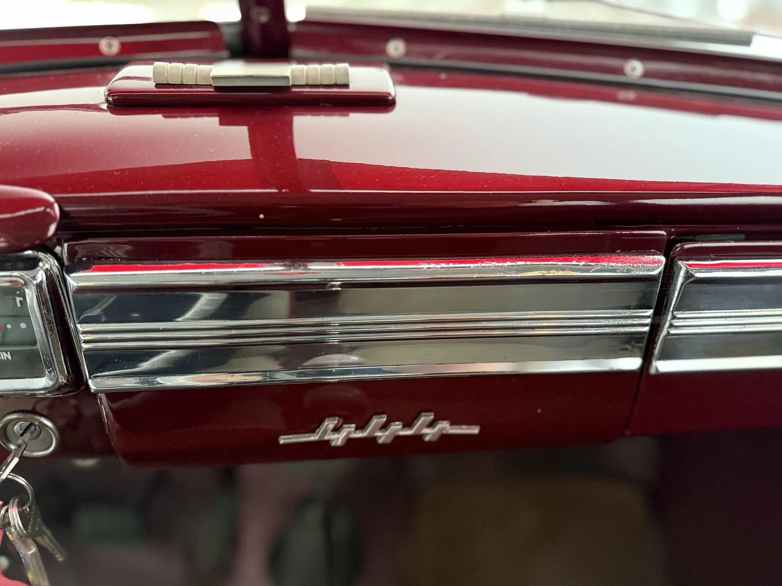 Interior image of 1953 Volvo PV444ES (17)