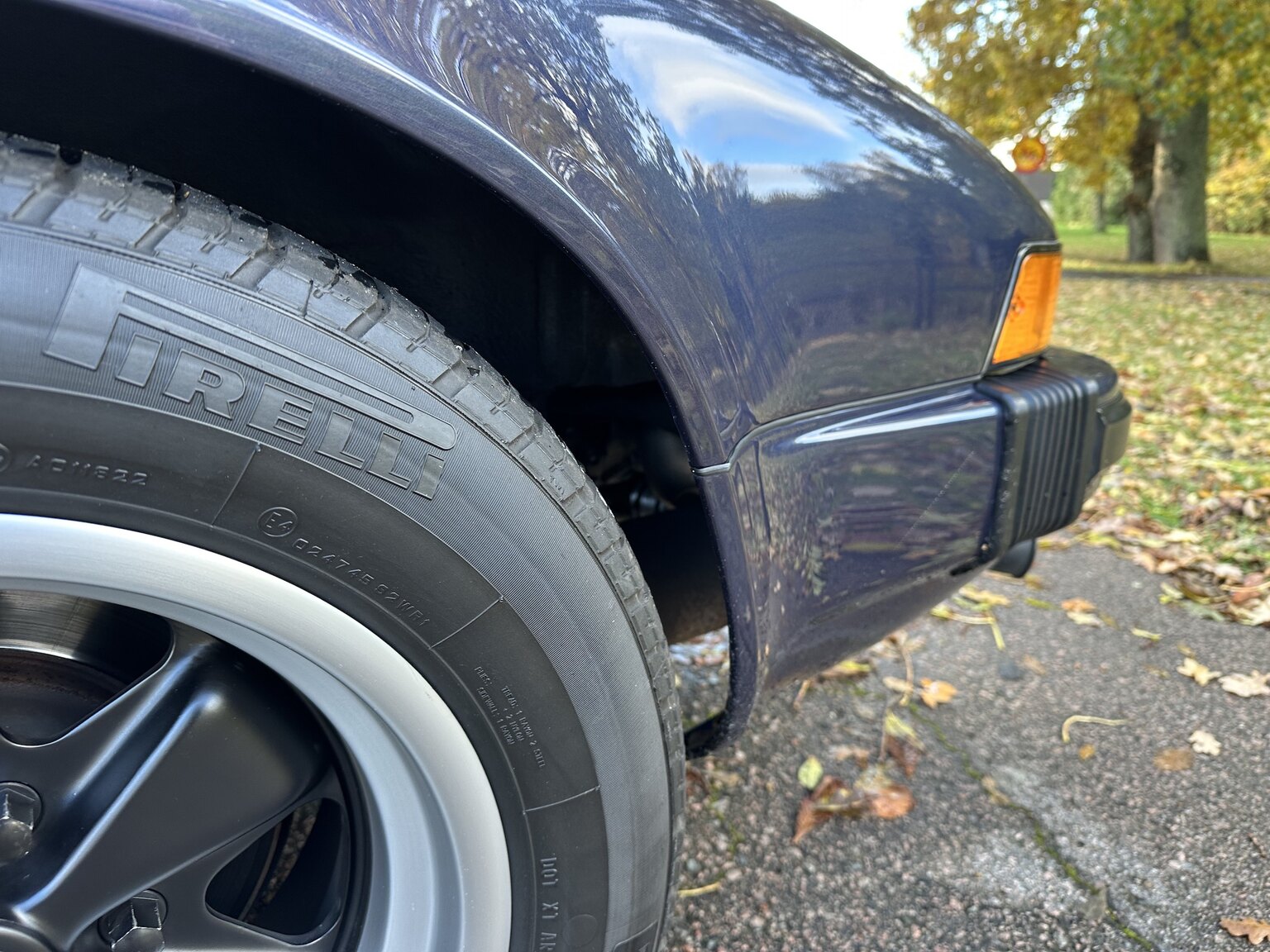 Exteriörbild på 1986 Porsche 911 Carrera 3.2