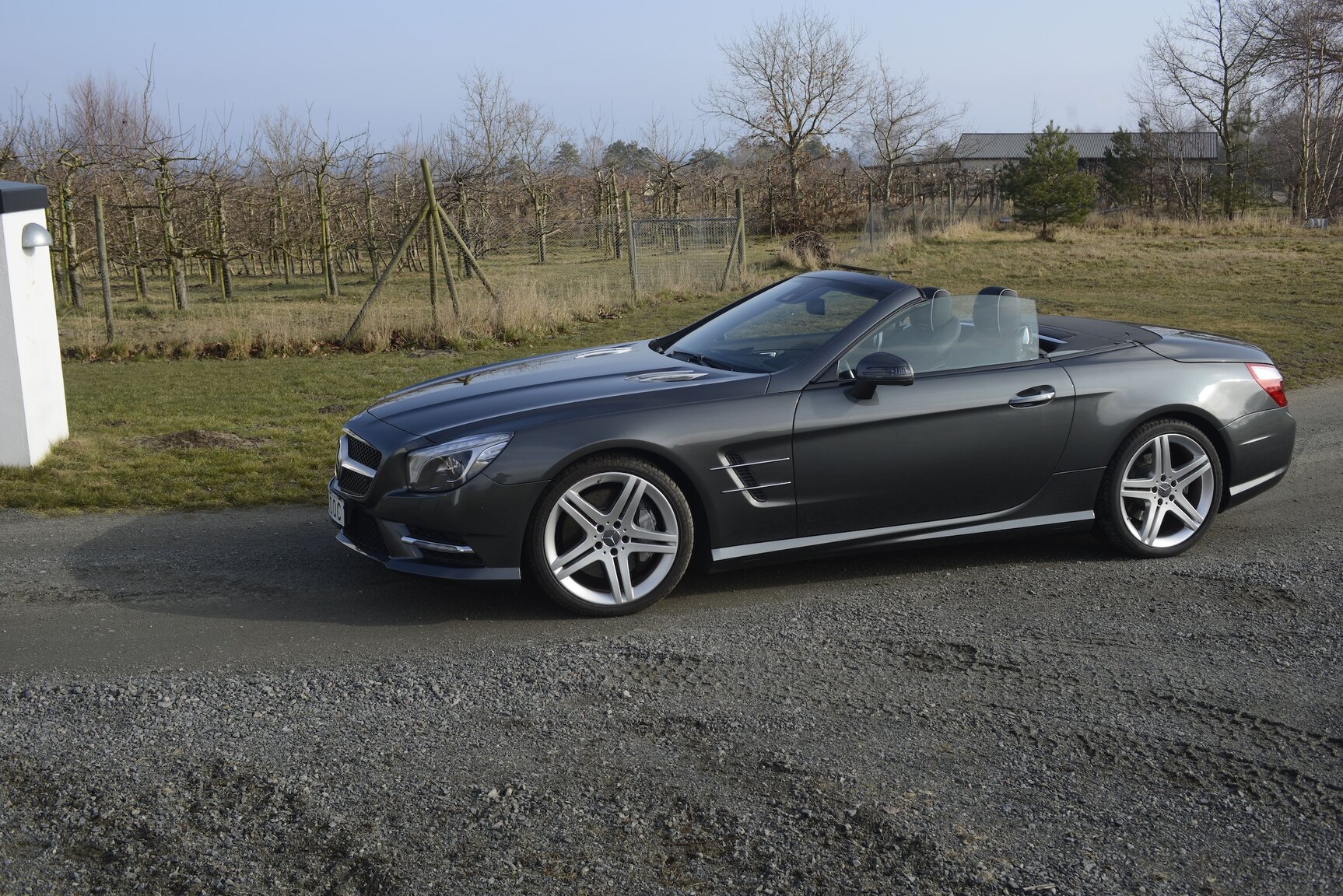 Exterior image of 2014 Mercedes-Benz SL500