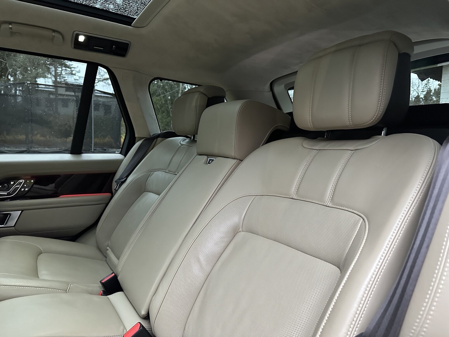 Interiörbild 2019 Range Rover Vouge Autobiography SDV8