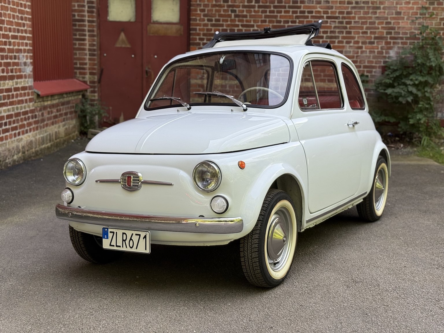 Exterior image of 1965 Fiat 500F