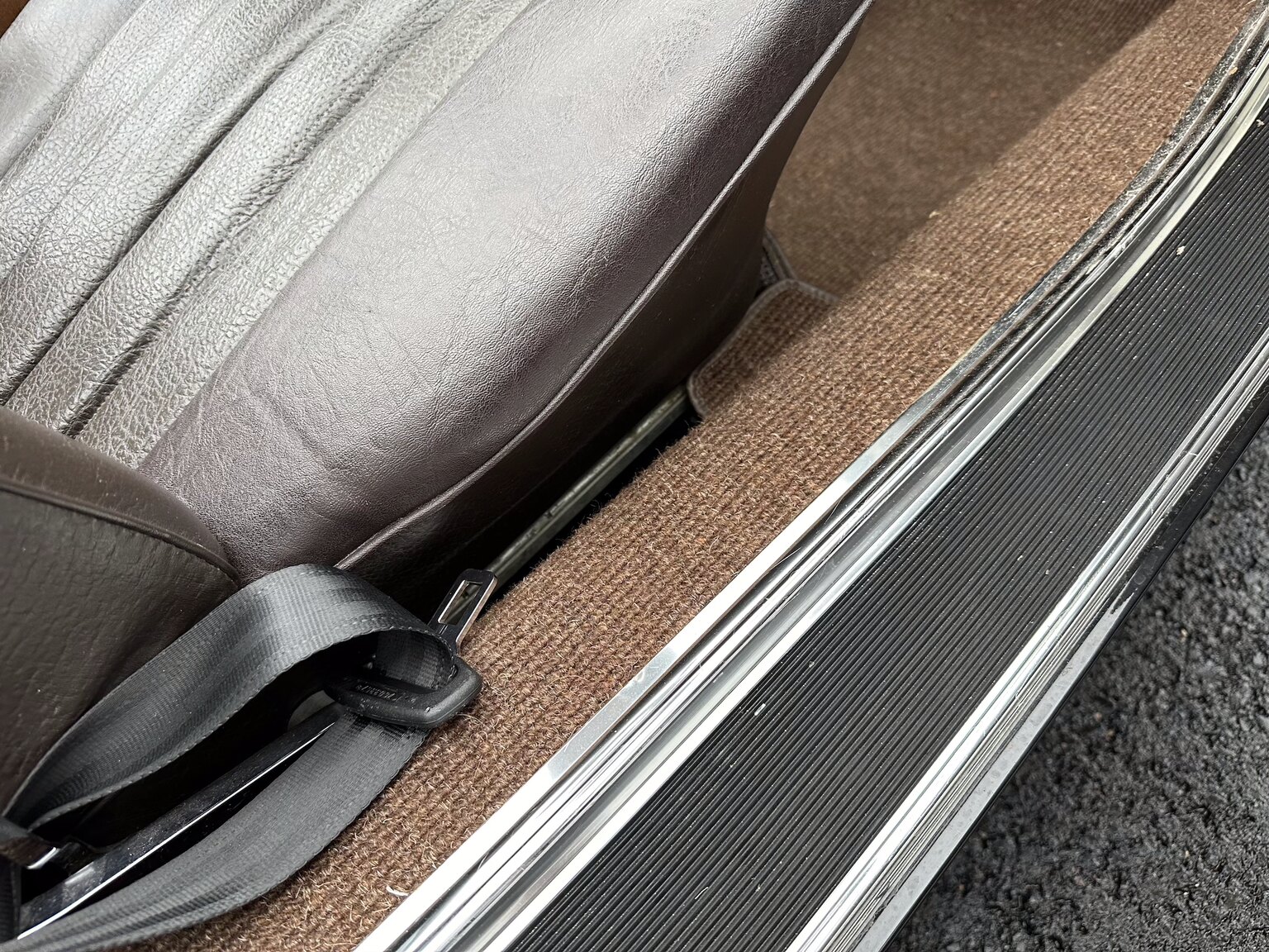 Innenraumfoto von 1968 Mercedes Benz SL 280 Pagoda (31)