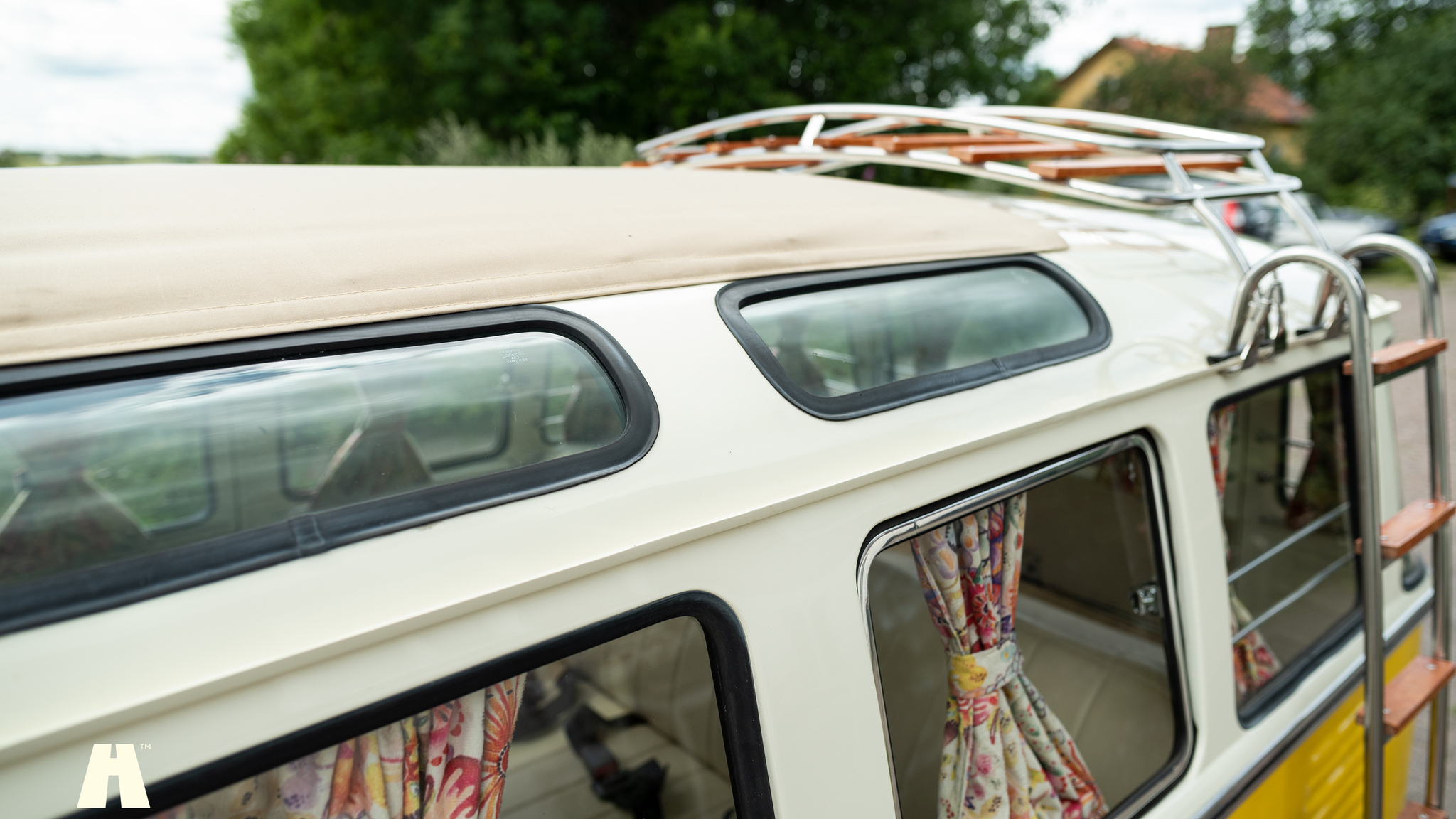 Exteriörbild på 1974 Volkswagen T1 Split Window  