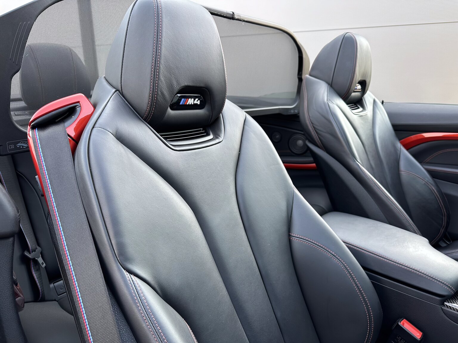 Interiörbild 2018 BMW M4 Competition Convertible F83 Manual