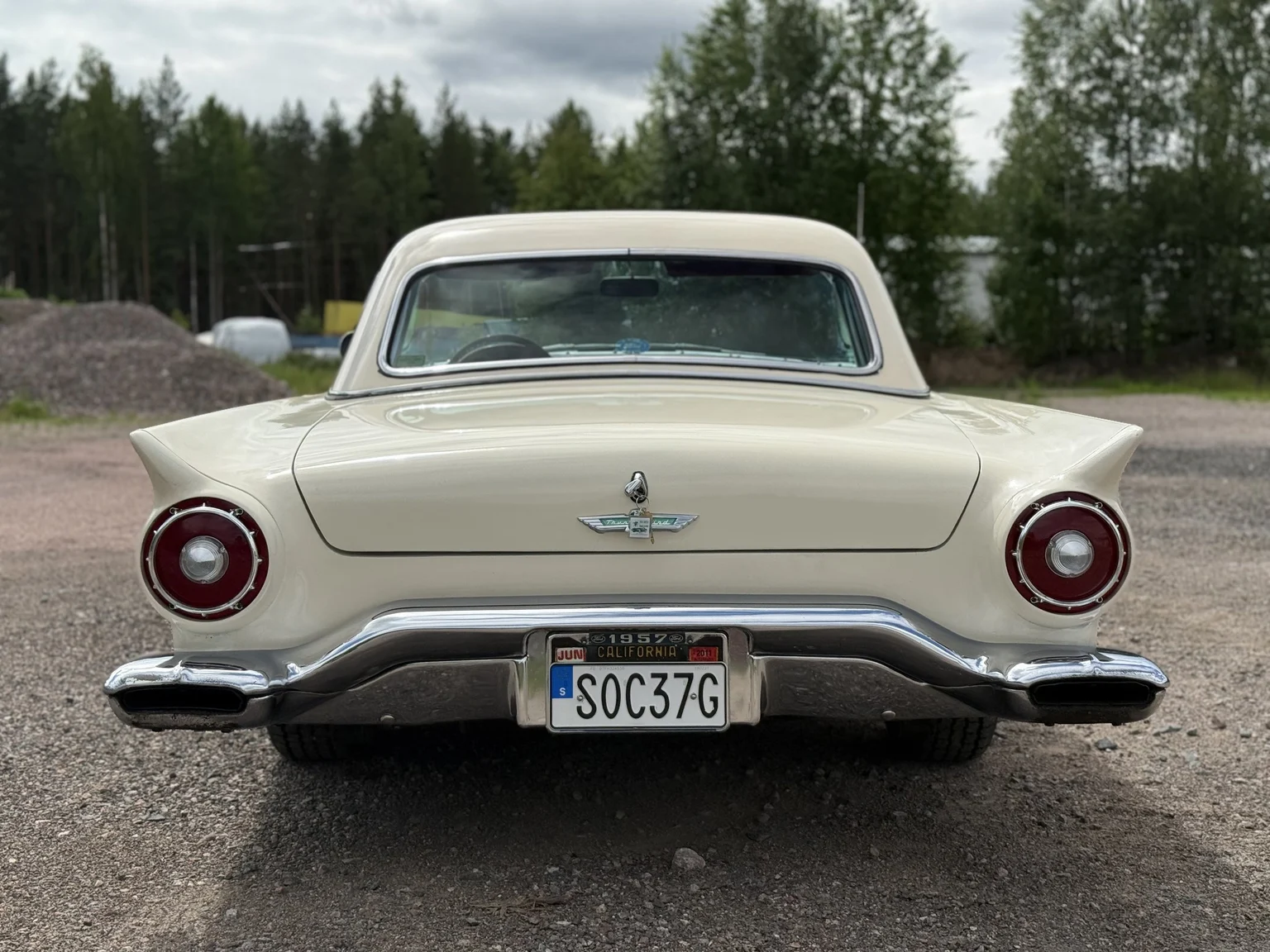 Exterior image of 1957 Ford Thunderbird (7)