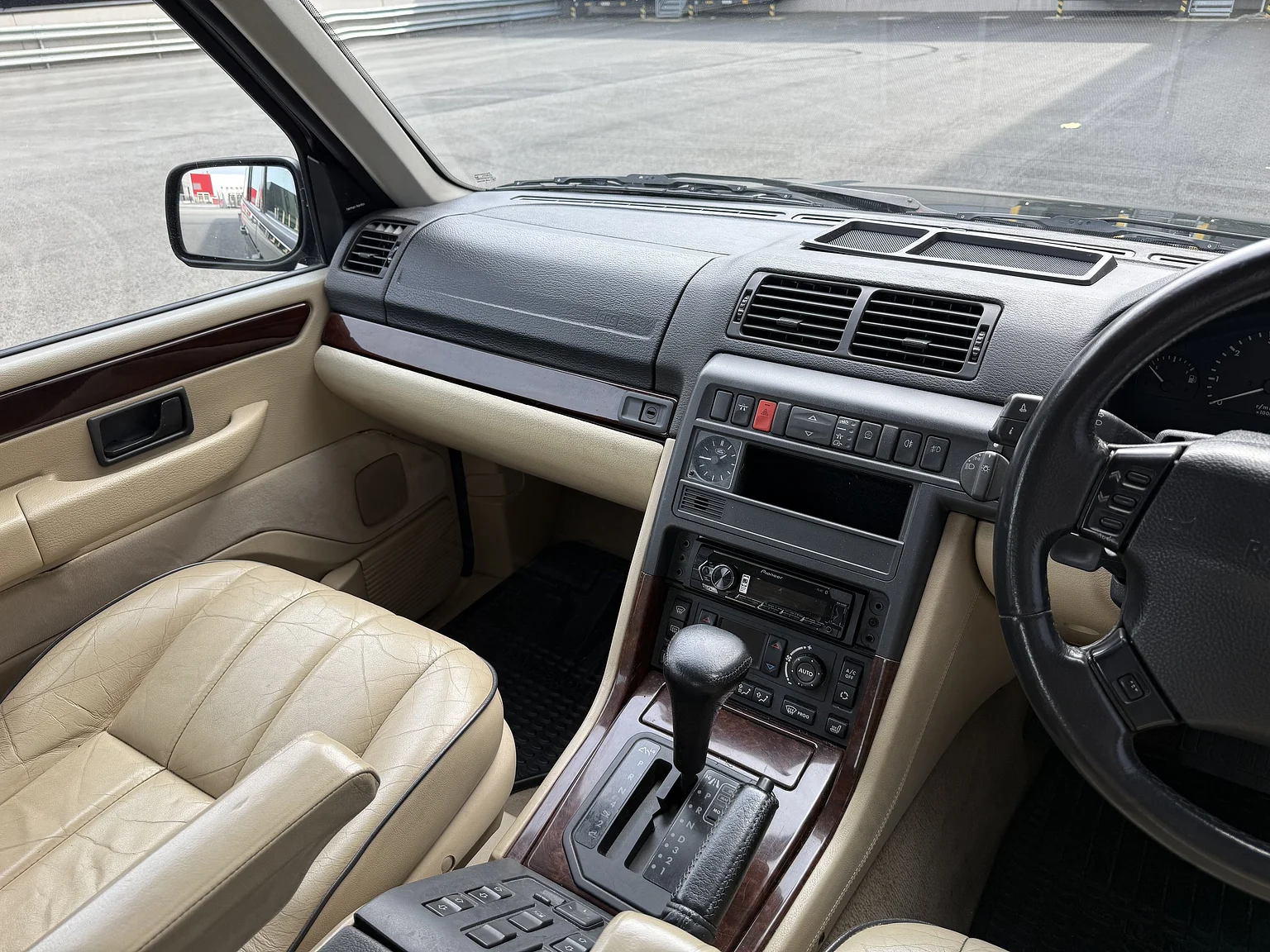 Innenraumfoto von 1998 Land Rover Range Rover P38 (25)