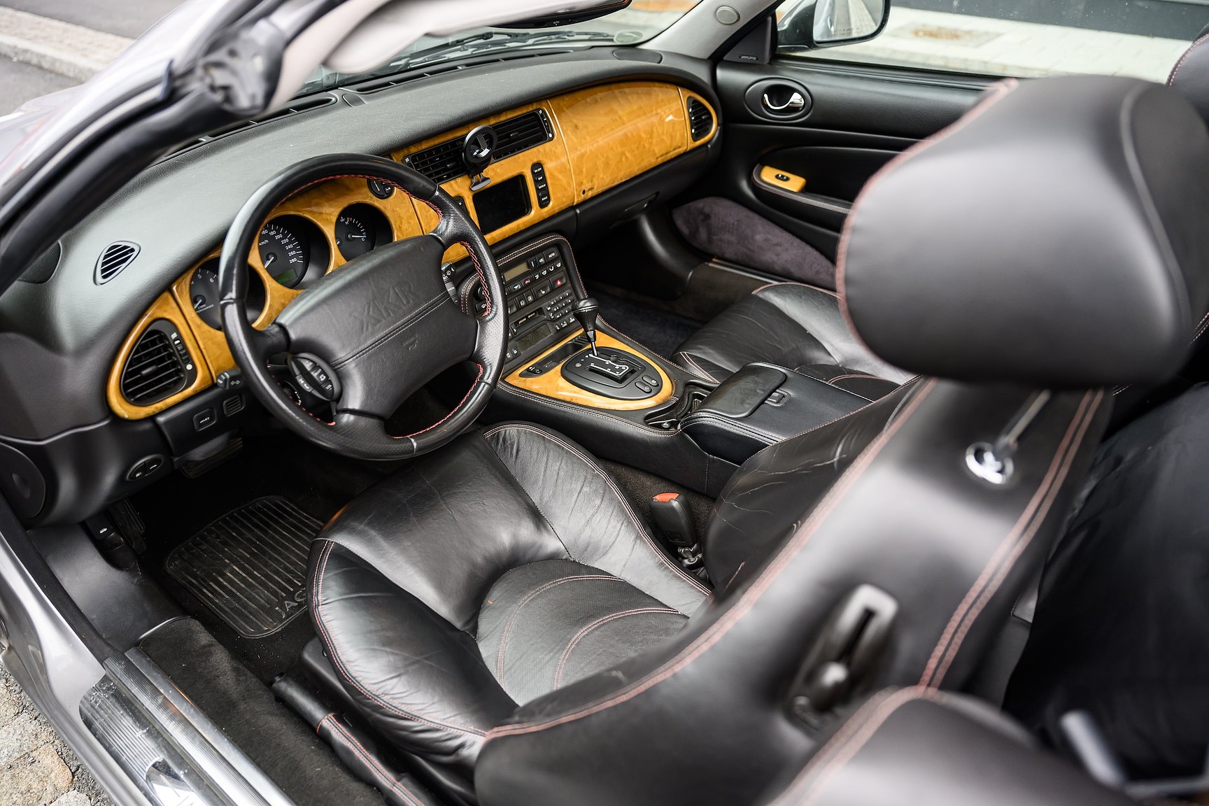 Interior image of 2001 Jaguar XKR Silverstone