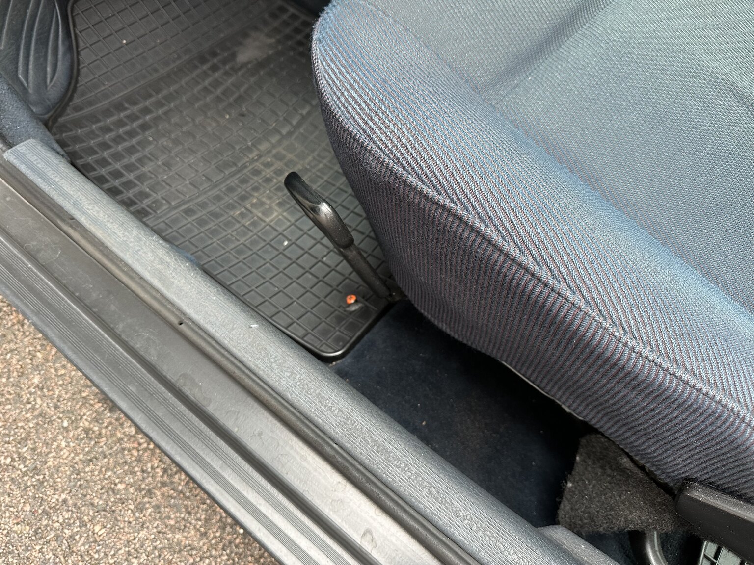 Interior image of 1988 Audi 80 (7)